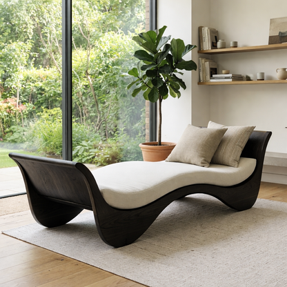 Sculptural Solid Wood Daybed with Curved Frame – Modern Lounge Chaise Daybed